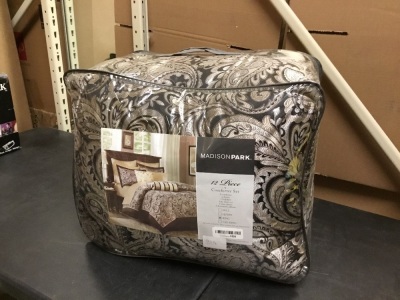 Madison Park 12 Piece King Size Sheet and Comforter Set - Appears New