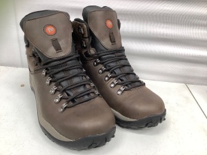 Merrell Mens Boots, 9, Appears New, Retail 144.99