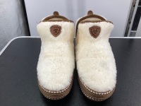 Ariat Women's Slippers, Large, 9,&nbsp;&nbsp;Appears New