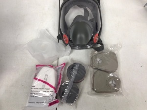 Full Face Respirator, Appears New, Retail 55.99