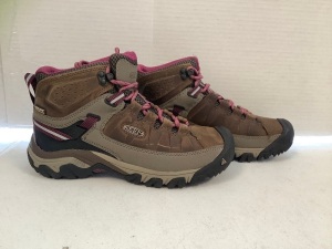 Keen Womens Hiking Shoes, 7, Appears New, Retail 165.00