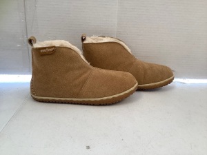 Minnetonka Womens Booties, 6M, Appears New, Retail 64.95