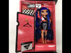 LOL Surprise OMG Downtown B.B. Fashion Doll with 20 Surprises,NEW