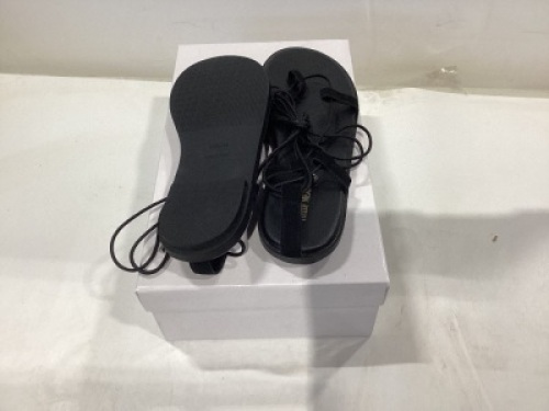 Lot of (24) Black Womens Sandals, Assorted Sizes