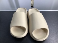 Slip on Sandals, Size 11.5 Men, Appears New