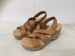 Clarks Womens Wedge Sandal, 10M, Appears new, Retail 79.99