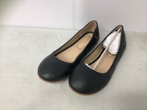 Dream Pairs Womens Flats, 8.5, Appears New, Retail 32.99