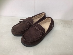 Isotoner Men's Moccasin Slippers, 8-9, Appears New, Retail 40.00