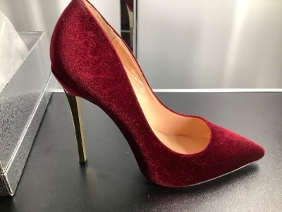 Women's Red Velvet Dress Shoes, Size 10, Appears New