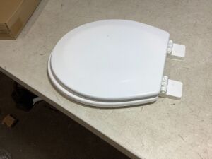 Case of (5) Toilet Seats 