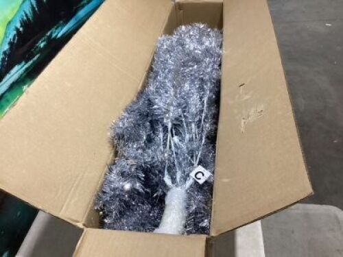6'&nbsp;Silver Artificial Tinsel Christmas Tree w/ Foldable Stand