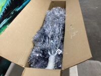 6'&nbsp;Silver Artificial Tinsel Christmas Tree w/ Foldable Stand