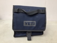 Yeti Daytrip Lunch Bag, E-Comm Return