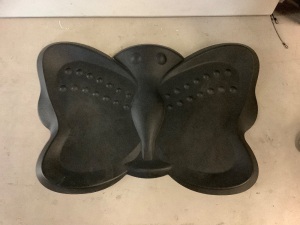 Large Rubber Butterfly Mat, Appears New