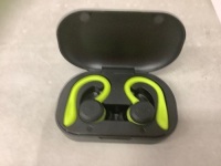 True Wireless Earbuds, Powers Up, Appears new