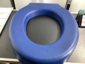 Foam Toilet Seat, Appears New