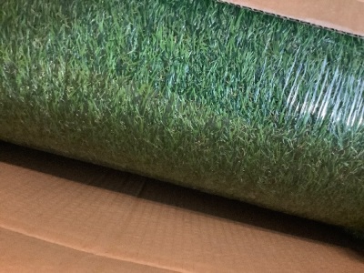 6.5x10 Ft. Pet Dog Turf, Appears New