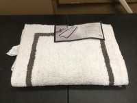 ModernThreads Reversible Runner Bath Rug, 22" x 60" - Appears New&nbsp;