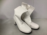 Womens Boots, Size Unknown, E-Comm Return