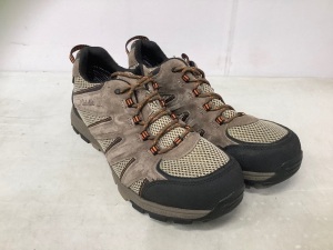 Mens Hiking Shoes, 10.5D, Appears new, Retail 129.99