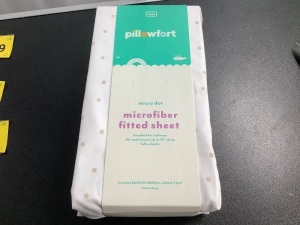 Pillowfort Twin Microfiber Fittd Sheet, Appears New