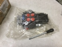 Hydraulic Joystick Directional Control Monoblock Valve for Tractor Loader, 2 Spool, 11 GPM. Untested E-Commerce Return