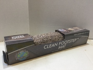 Clean Footstep Mat, 20x32, Appears New