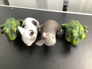 Lot of (4) Flower Pot Animal Decorations, Damaged, Ecommerce Return