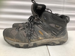 Keen Mens Shoes, 10, E-Comm Return