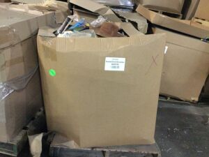 Pallet of Halloween Costumes & Accessories, Party Supplies, Decorations & More - High Piece Count!