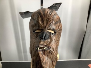 Chewbacca Deluxe Mask, Appears New