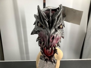 Dragon Face Mask, Appears New