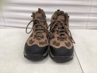 Mens Boots, Size 10M, E-Comm Return
