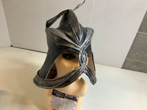 Game of Thrones Mask, Appears New