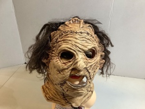 Texas Chainsaw 3D Mask, Appears New