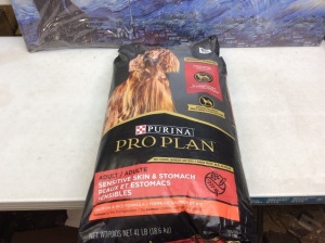 Purina Pro Plan Sensitive Skin & Stomach Salmon & Rice Formula Adult Dog Food - Appears New