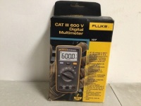 Fluke 107&nbsp;Digital Multimeter, Powers Up, Appears new, Retail 144.99