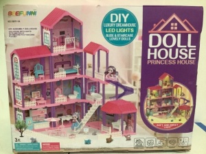 Doll House Set, Appears New