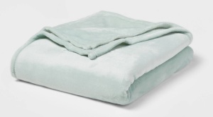 Twin/Twin XL Solid Plush Bed Blanket Mint Green - RoomEssentials, New, Retail - $15