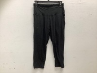 Ladies Stretch Capris, L/XL, Appears New