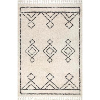 nuLoom Mackie Moroccan Diamond Shag Off-White 5 ft. x 8 ft. Area Rug. Appears New