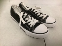 Sneaker Shoes, Womens Size 8, E-Comm Return