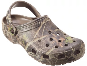 Crocs Classic TrueTimber Clogs for Men - TrueTimber Kanati/Walnut - 12M, Appears New