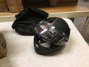 Full Face Motorcycle Helmet. Visor Needs Reconnected. 