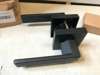 Lot of 4&nbsp;Column Handle Door Lock Set, Black, Appears New