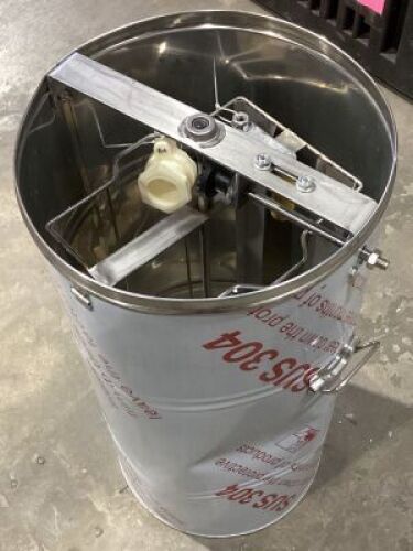 2-Frame Honey Extractor - Cosmetic Damage