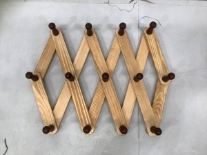 Expandable Wooden Coat Rack