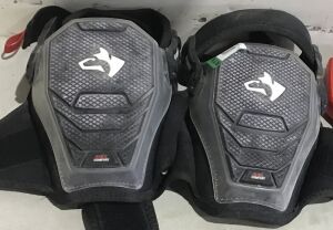 Set of Husky Stabilizer Knee Pads