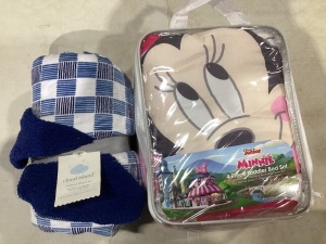 Mini Mouse 4pc Toddler Bed Set & Cloud Island Velboa Blanket 