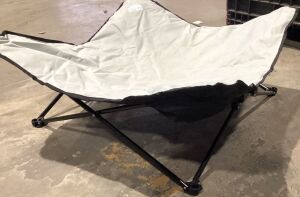 32.5"x32.5" Camping/Outdoor Dog Bed - Cosmetic Damage